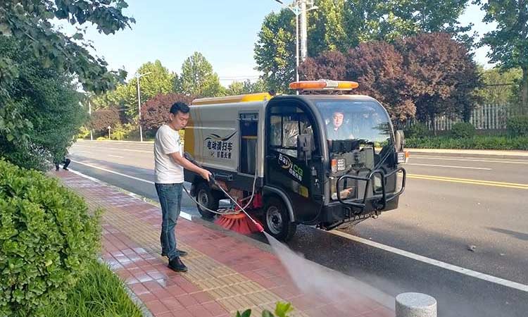 純電動(dòng)道路清掃車，城市智能環(huán)衛(wèi)清掃裝備