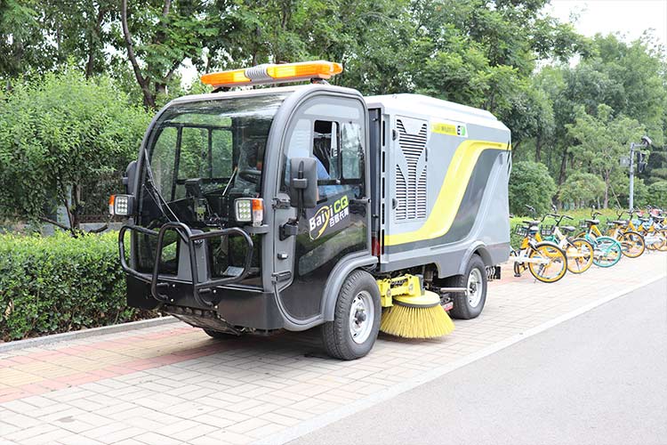 小型四輪電動洗掃車道路清掃無揚塵好幫手