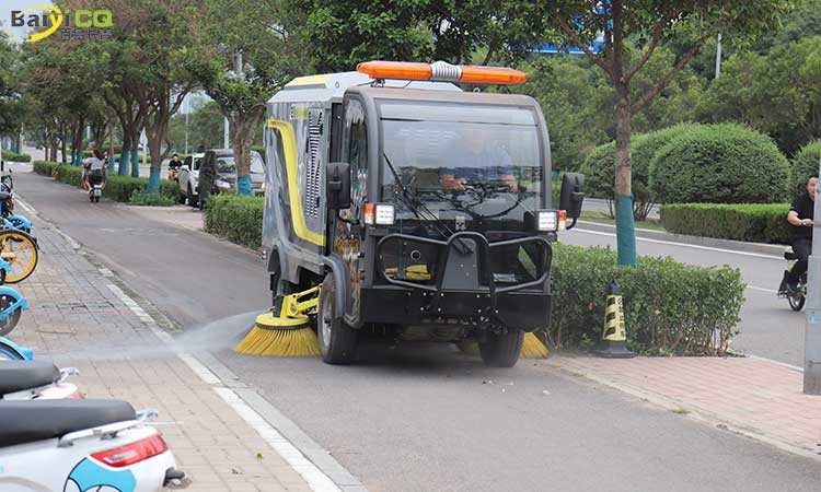 小型電動(dòng)洗掃車(chē)