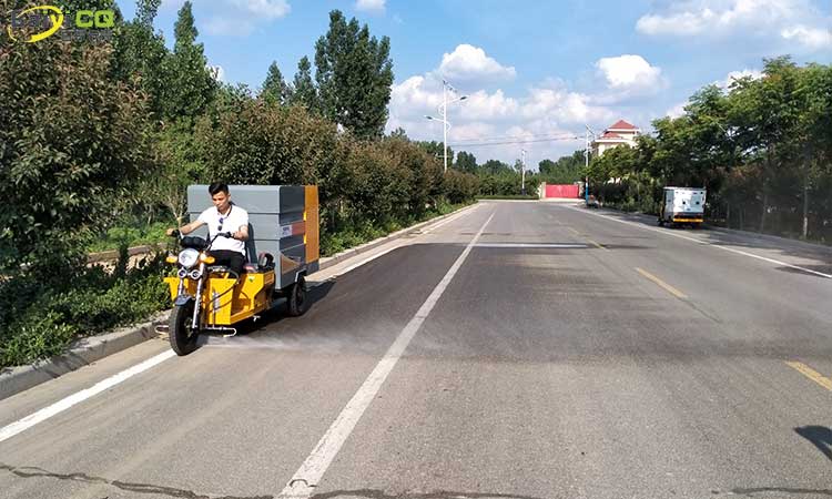 小型電動(dòng)高壓沖洗車