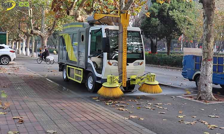 園林樹葉收集車