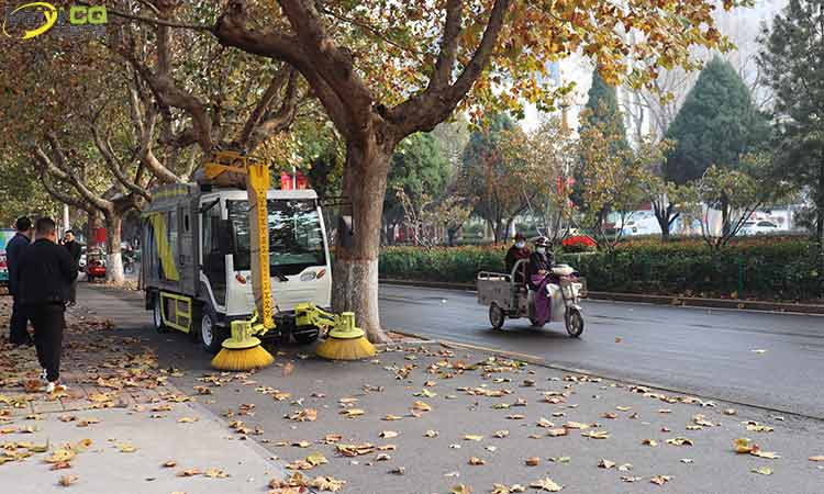 多功能樹葉收集車