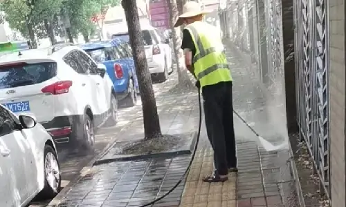 電動四輪高壓清洗車道路沖洗好幫手