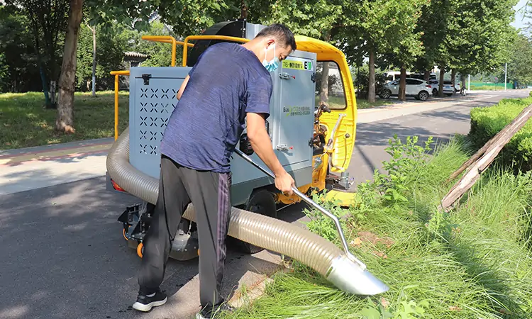 吸樹葉機(jī)器