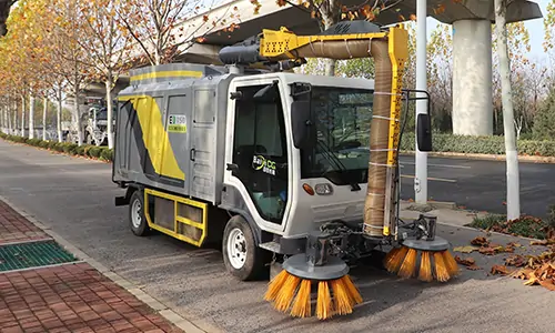 純電動(dòng)多功能樹葉收集車--市政園林落葉清掃，低噪音，零排放！