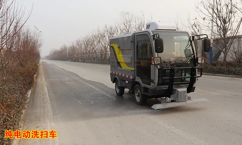 在全世界暢銷的電動小型高壓沖洗車，解決95%環(huán)衛(wèi)難題，你不想試一下效果嗎？