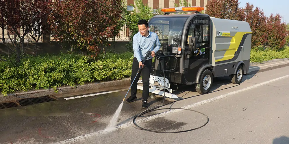 人行道高壓清洗車_四輪高壓清洗車_小型高壓地面清洗車_環(huán)衛(wèi)多功能高壓沖洗車