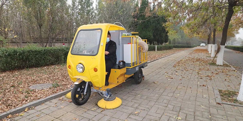 三輪樹葉收集車_多功能樹葉收集車_吸樹葉的機(jī)器_掃樹葉神器