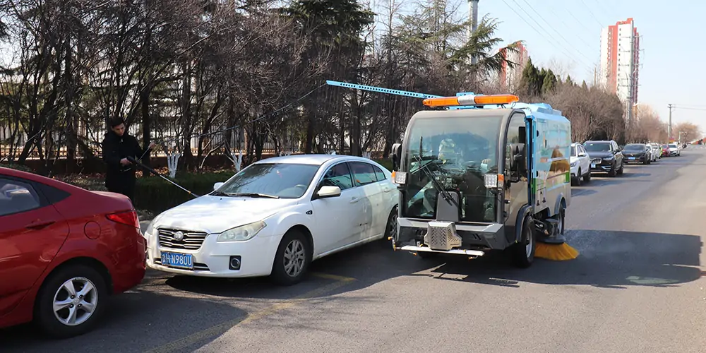 道路洗掃車_路面污漬清潔“專家”_電動(dòng)洗掃車_環(huán)衛(wèi)洗掃車_小型洗掃車