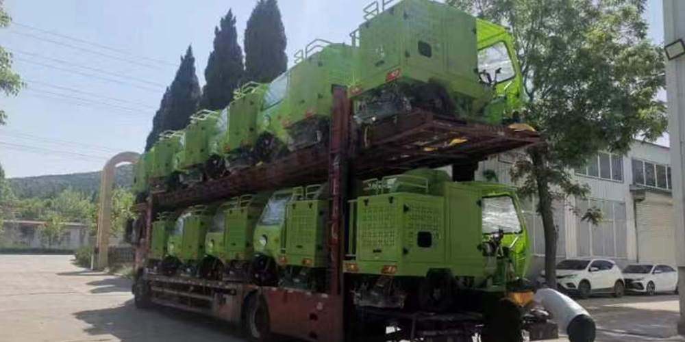 純電動(dòng)三輪樹葉收集車_多功能樹葉收集車_吸樹葉的機(jī)器_掃樹葉神器