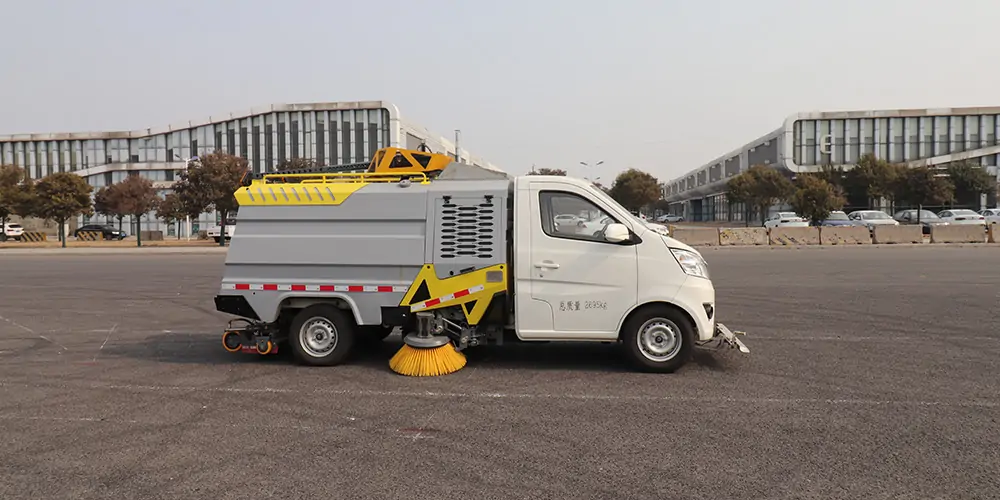 可上牌道路洗掃車_新能源電動洗掃車_環(huán)衛(wèi)洗掃車_小型洗掃車