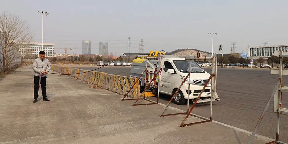 可上牌道路洗掃車_新能源電動洗掃車_環(huán)衛(wèi)洗掃車_小型洗掃車