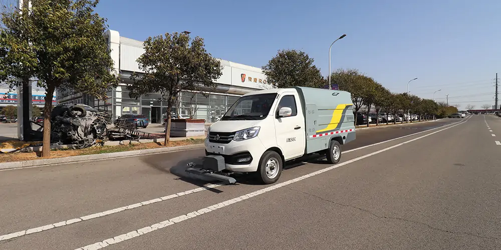 新能源道路養(yǎng)護(hù)車(chē)_道路高壓沖洗車(chē)_新能源環(huán)衛(wèi)車(chē)_小型高壓清洗車(chē)