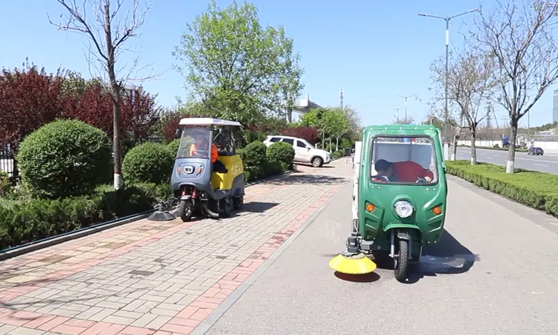 高效環(huán)保：純電動清掃車與高壓沖洗車的聯(lián)合作業(yè)