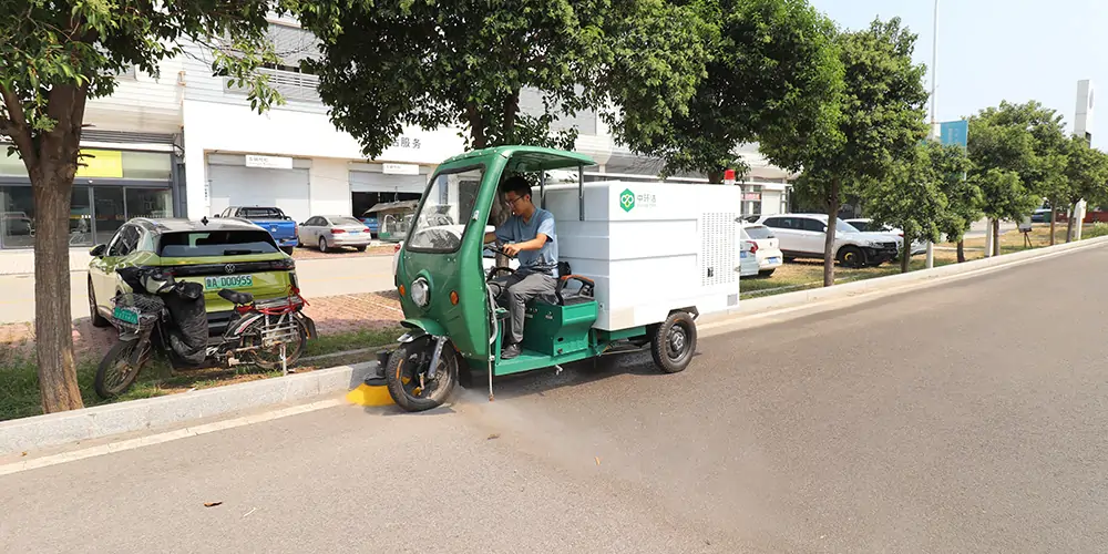 三輪高壓清洗車_小區(qū)高壓清洗車_物業(yè)小型高壓沖洗車_園區(qū)高壓清洗車