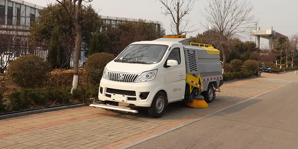 電動洗掃車 純電動洗掃車 小型電動洗掃車 電動小型洗掃車 小型電動環(huán)衛(wèi)洗掃車 小型電動洗掃一體車