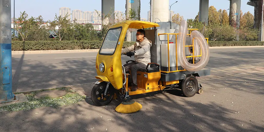 吸入式樹葉收集車 電動三輪車樹葉收集器 樹葉收集器車 三輪樹葉收集車 林場專用樹葉收集車 三輪車樹葉收集機