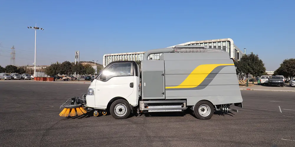 新能源樹葉收集車 新能源多功能樹葉收集車 新能源吸樹葉的機器 新能源新型樹葉收集車